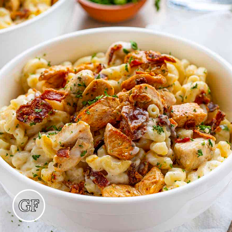 Chicken Bacon Ranch Mac meal prep - Mother of Macros