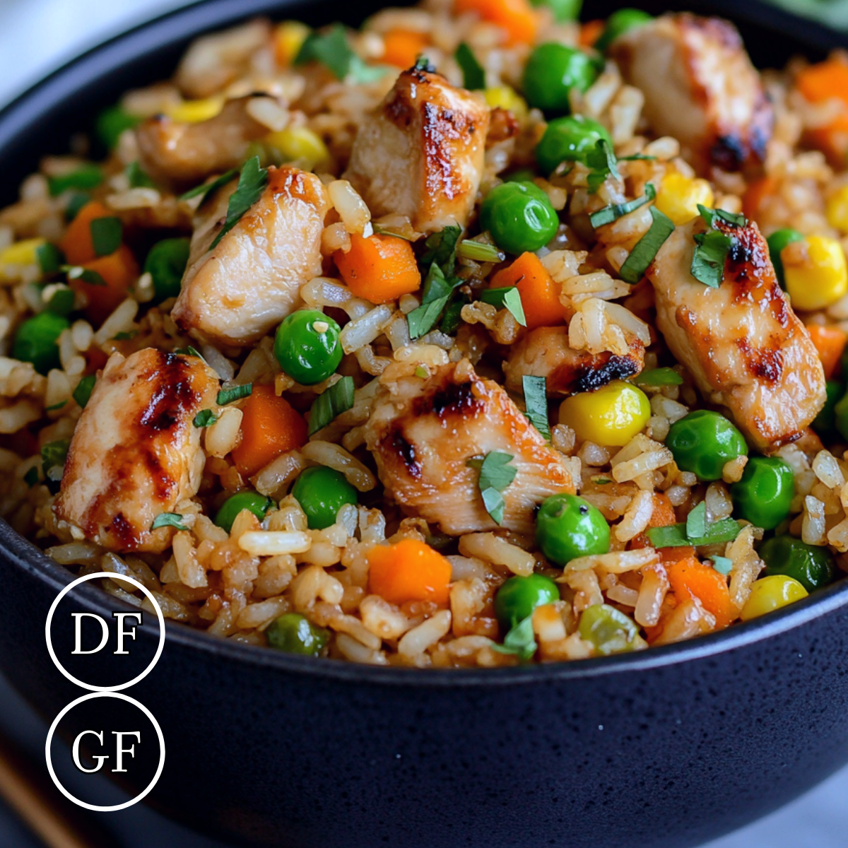 *Macro Chicken Fried Rice meal prep - Mother of Macros